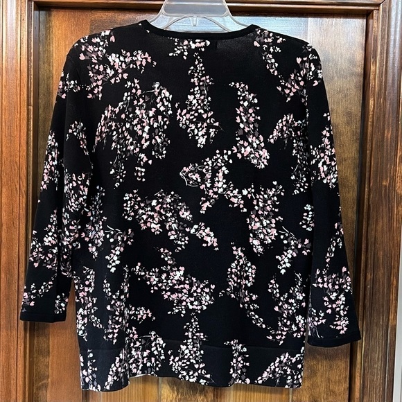 Orvis Cotton Knit 3/4‎ Sleeve Pullover Sweater Top Sz M Black Pink Floral EUC - Picture 11 of 11